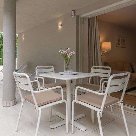 Nice Apartment In Plomin With Jacuzzi Εξωτερικό φωτογραφία