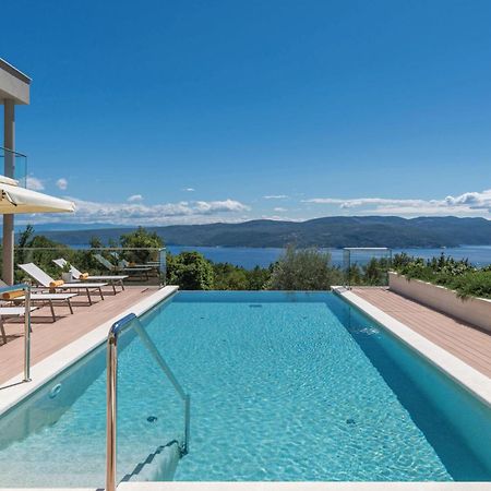 Nice Apartment In Plomin With Jacuzzi Εξωτερικό φωτογραφία