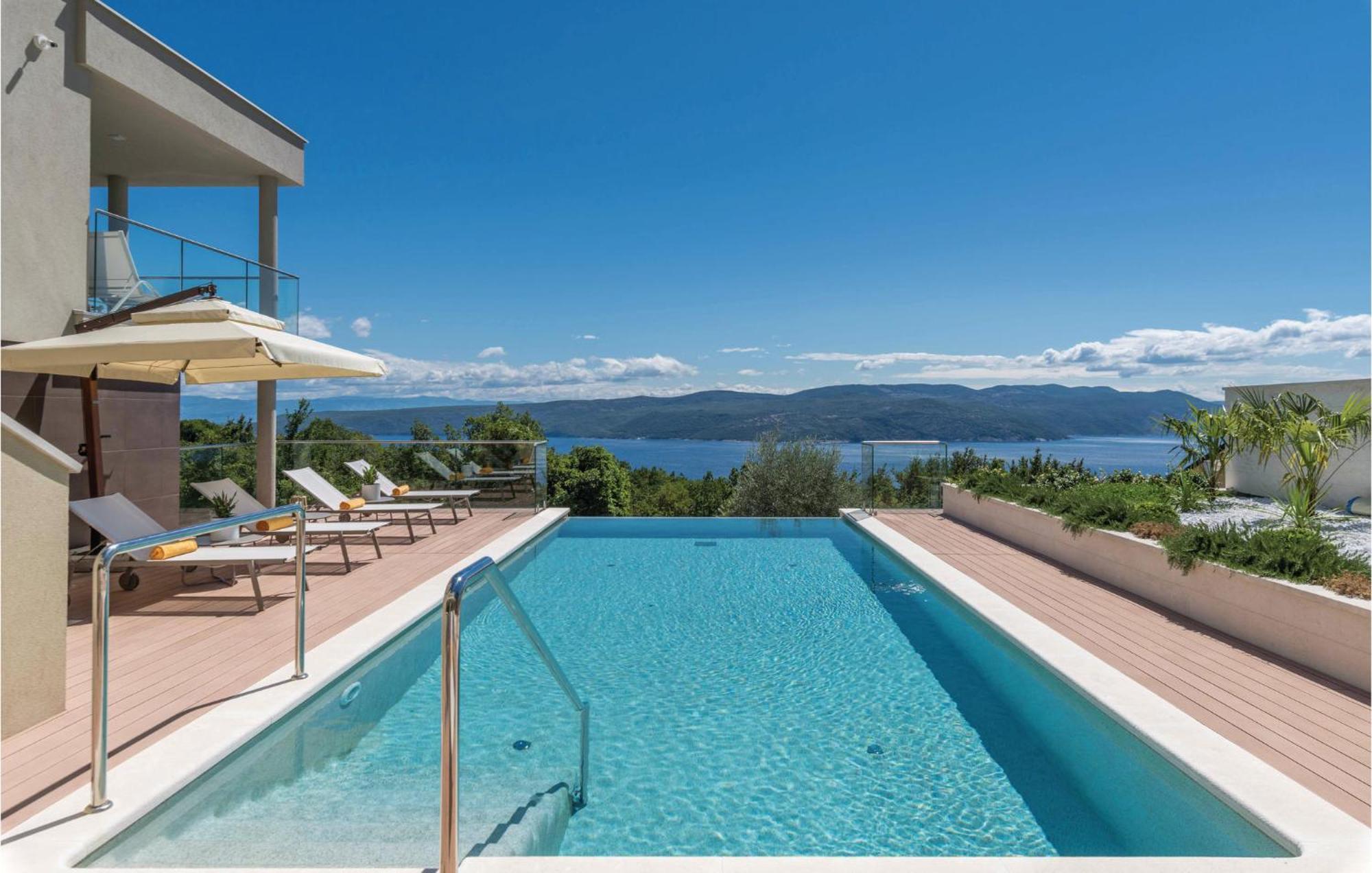 Nice Apartment In Plomin With Jacuzzi Εξωτερικό φωτογραφία
