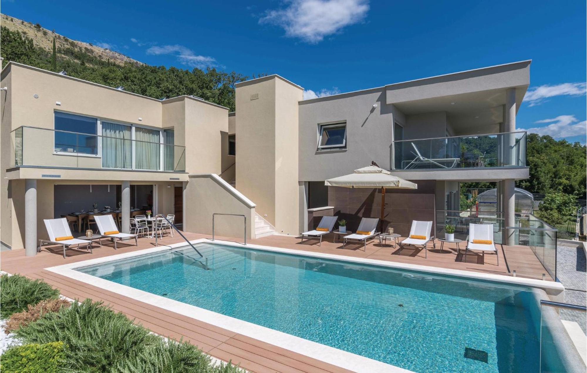 Nice Apartment In Plomin With Jacuzzi Εξωτερικό φωτογραφία